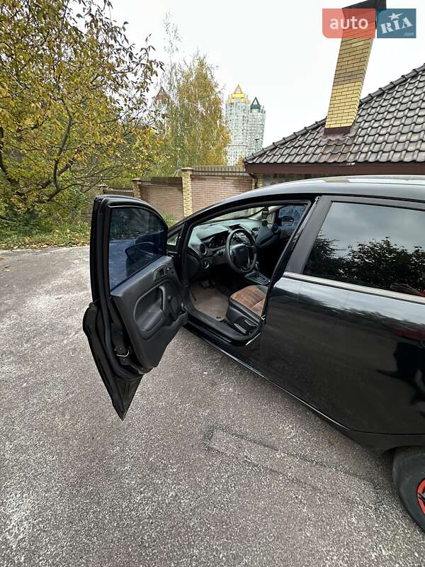 Седан Ford Fiesta 2019 в Киеве