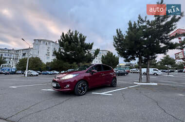 Хэтчбек Ford Fiesta 2011 в 