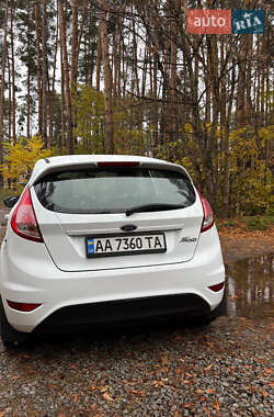 Хетчбек Ford Fiesta 2017 в 