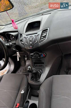 Хетчбек Ford Fiesta 2017 в 