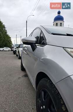 Седан Ford Fiesta 2012 в 