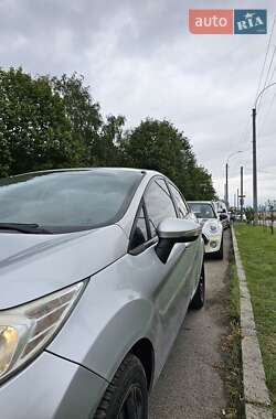 Седан Ford Fiesta 2012 в 
