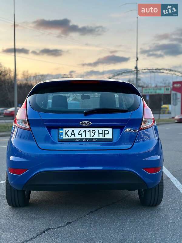 Хэтчбек Ford Fiesta 2013 в Киеве