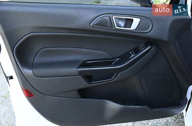 Хэтчбек Ford Fiesta 2017 в 