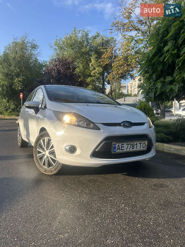 Хэтчбек Ford Fiesta 2011 в Днепре