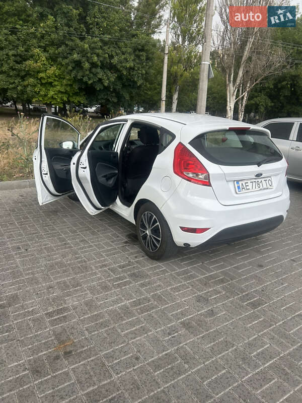Хэтчбек Ford Fiesta 2011 в Днепре