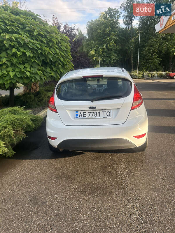 Хэтчбек Ford Fiesta 2011 в Днепре