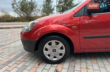 Хэтчбек Ford Fiesta 2008 в 