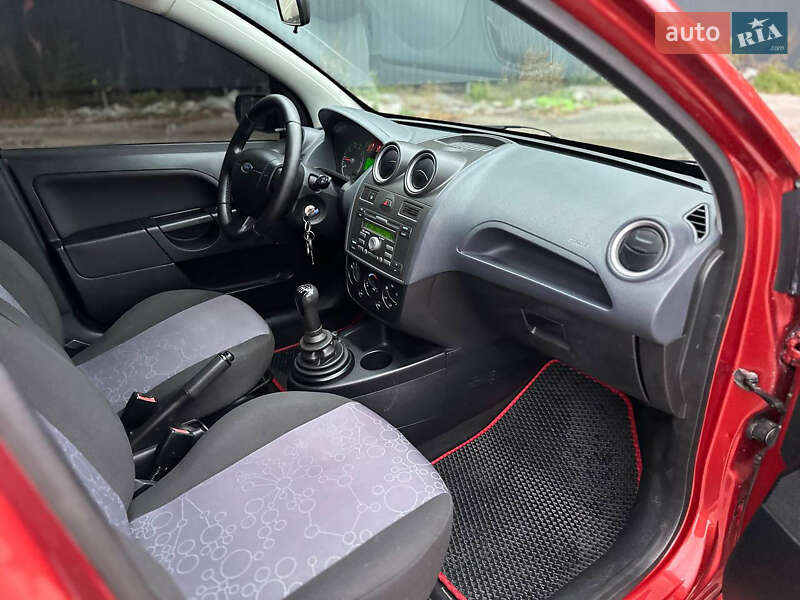 Хетчбек Ford Fiesta 2008 в Білій Церкві