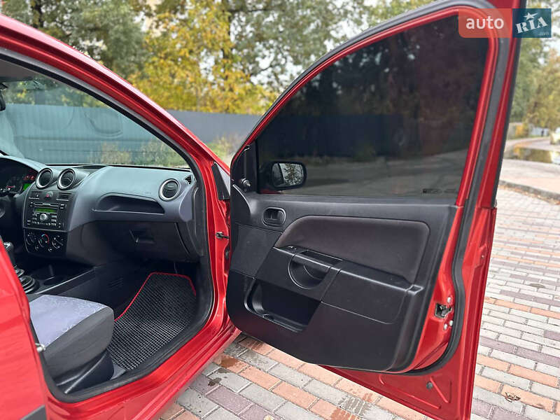 Хетчбек Ford Fiesta 2008 в Білій Церкві