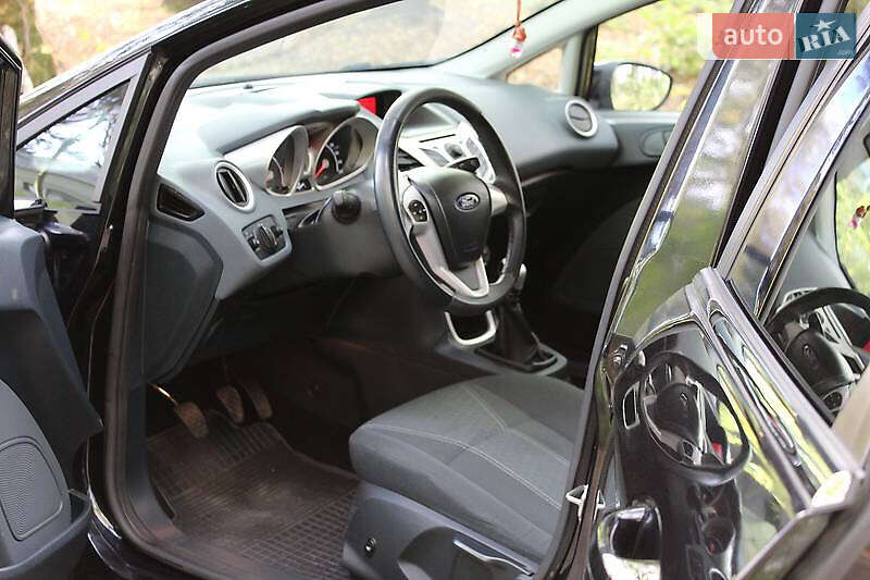 Хетчбек Ford Fiesta 2010 в Луцьку фото 34 Хетчбек Ford Fiesta 2010 в Луцьку