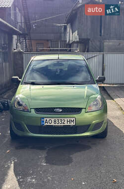 Хэтчбек Ford Fiesta 2006 в Дубовом