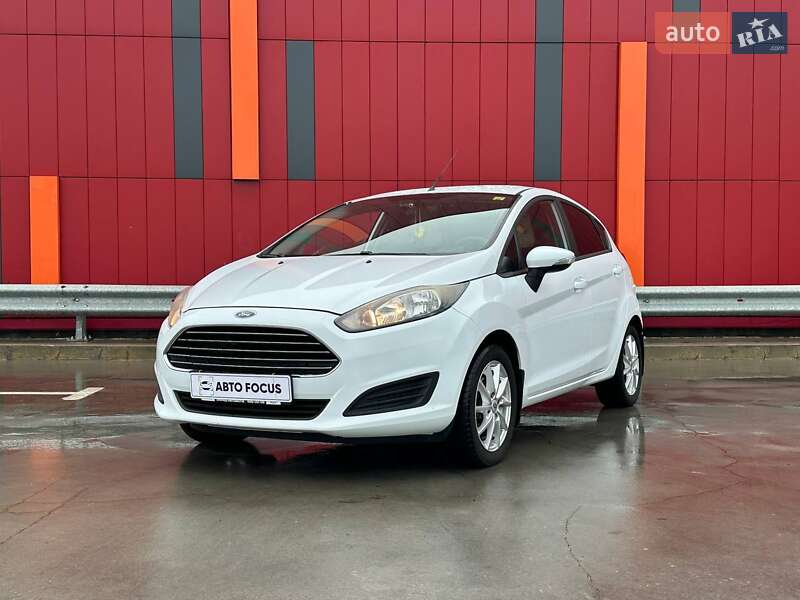 Хетчбек Ford Fiesta 2015 в Києві