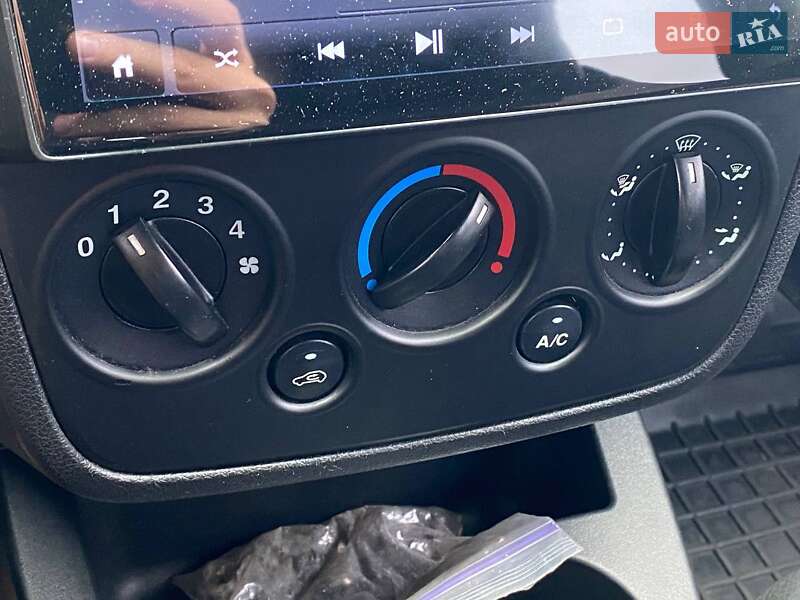 Хетчбек Ford Fiesta 2006 в Києві фото 18 Хетчбек Ford Fiesta 2006 в Києві