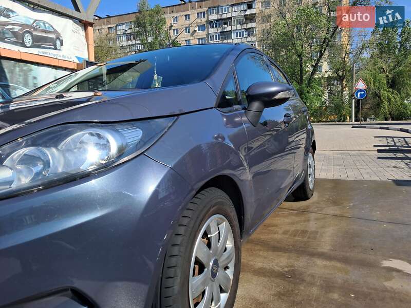Хетчбек Ford Fiesta 2012 в Черкаському