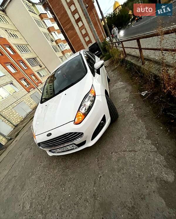 Хетчбек Ford Fiesta 2013 в Івано-Франківську фото 4 Хетчбек Ford Fiesta 2013 в Івано-Франківську