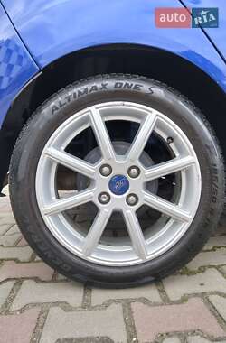 Хэтчбек Ford Fiesta 2014 в 