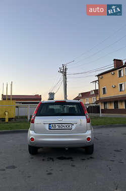 Хэтчбек Ford Fiesta 2005 в  фото 5 Хэтчбек Ford Fiesta 2005 в