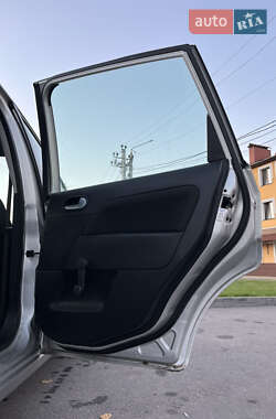 Хэтчбек Ford Fiesta 2005 в  фото 18 Хэтчбек Ford Fiesta 2005 в
