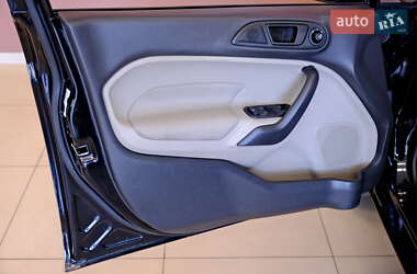 Хэтчбек Ford Fiesta 2018 в 