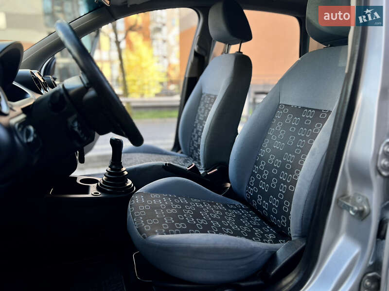 Хетчбек Ford Fiesta 2005 в Івано-Франківську фото 11 Хетчбек Ford Fiesta 2005 в Івано-Франківську