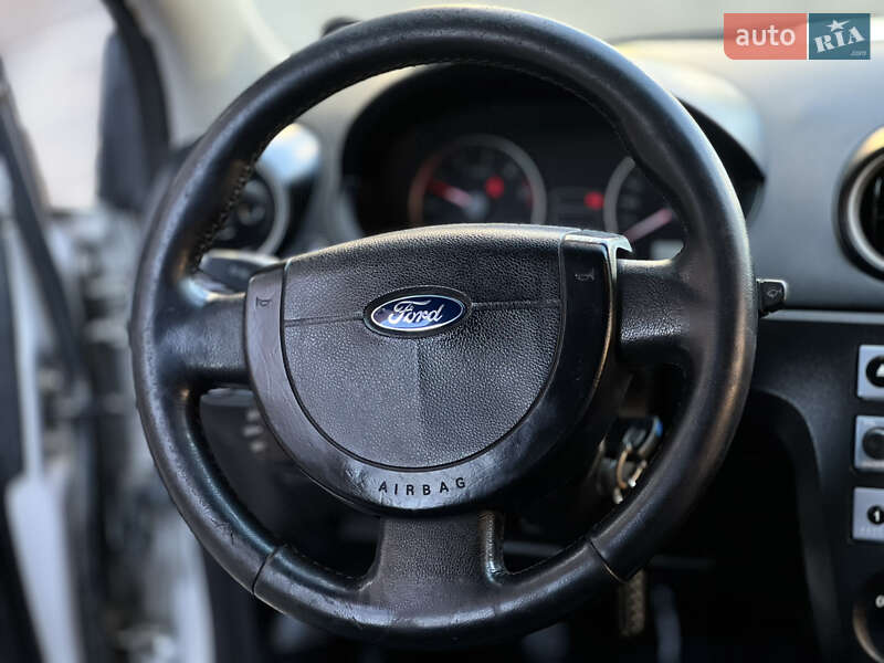 Хетчбек Ford Fiesta 2005 в Івано-Франківську фото 15 Хетчбек Ford Fiesta 2005 в Івано-Франківську