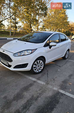 Седан Ford Fiesta 2016 в Николаеве