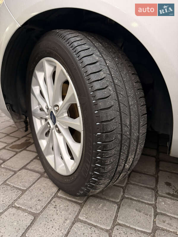 Хэтчбек Ford Fiesta 2013 в Каменском фото 2 Хэтчбек Ford Fiesta 2013 в Каменском