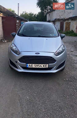 Седан Ford Fiesta 2016 в Дніпрі