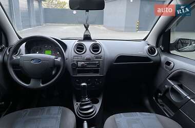 Хетчбек Ford Fiesta 2007 в  фото 5 Хетчбек Ford Fiesta 2007 в