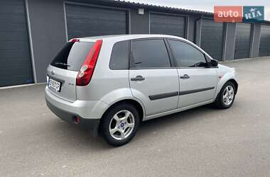 Хетчбек Ford Fiesta 2007 в  фото 4 Хетчбек Ford Fiesta 2007 в