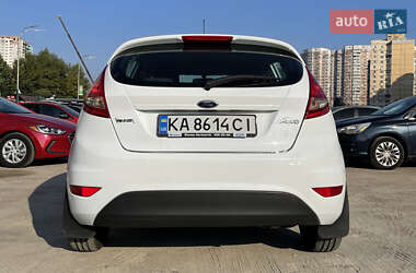 Хетчбек Ford Fiesta 2011 в  фото 12 Хетчбек Ford Fiesta 2011 в