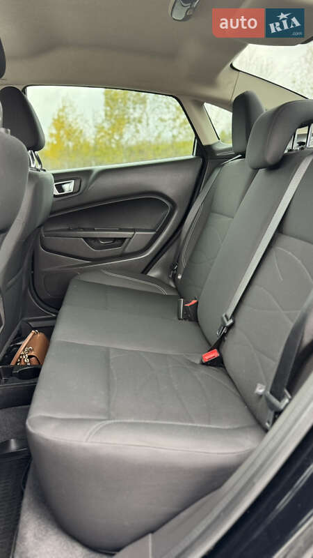 Седан Ford Fiesta 2016 в Виннице