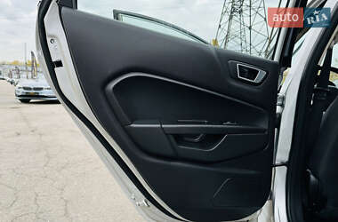 Хетчбек Ford Fiesta 2016 в  фото 17 Хетчбек Ford Fiesta 2016 в