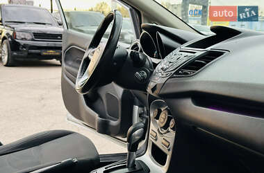 Хетчбек Ford Fiesta 2016 в  фото 24 Хетчбек Ford Fiesta 2016 в