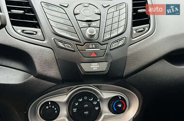 Хетчбек Ford Fiesta 2016 в  фото 32 Хетчбек Ford Fiesta 2016 в