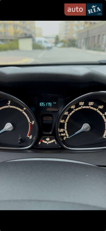 Хетчбек Ford Fiesta 2015 в Софіївській Борщагівці фото 11 Хетчбек Ford Fiesta 2015 в Софіївській Борщагівці