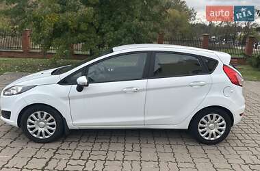 Седан Ford Fiesta 2014 в  Седан Ford Fiesta 2014 в
