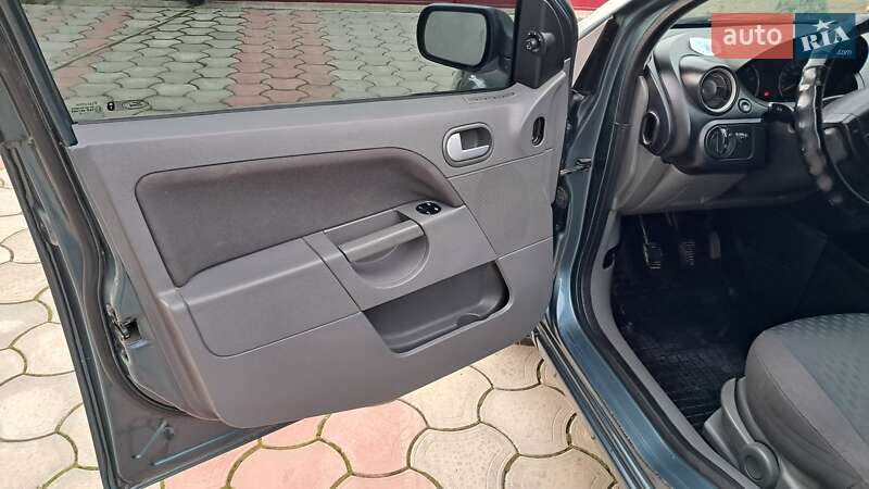 Хетчбек Ford Fiesta 2002 в Надвірній фото 26 Хетчбек Ford Fiesta 2002 в Надвірній
