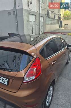 Хетчбек Ford Fiesta 2016 в Києві
