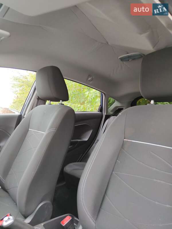 Хетчбек Ford Fiesta 2016 в Запоріжжі