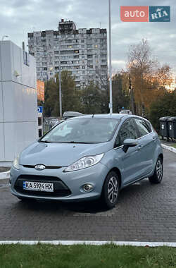 Хэтчбек Ford Fiesta 2009 в 