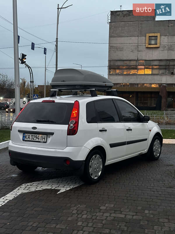 Хэтчбек Ford Fiesta 2007 в Киеве