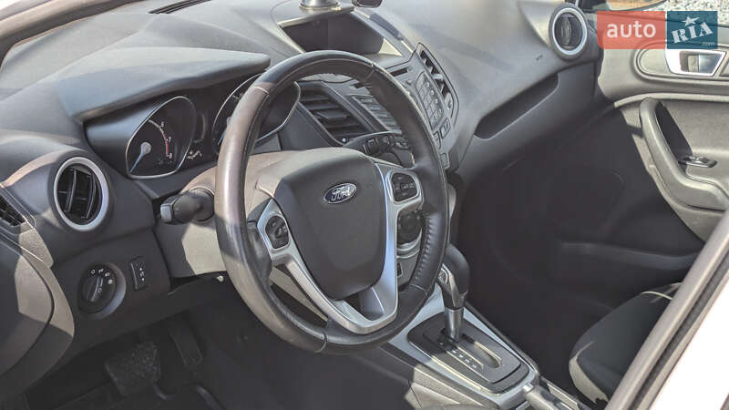 Седан Ford Fiesta 2015 в Києві фото 6 Седан Ford Fiesta 2015 в Києві