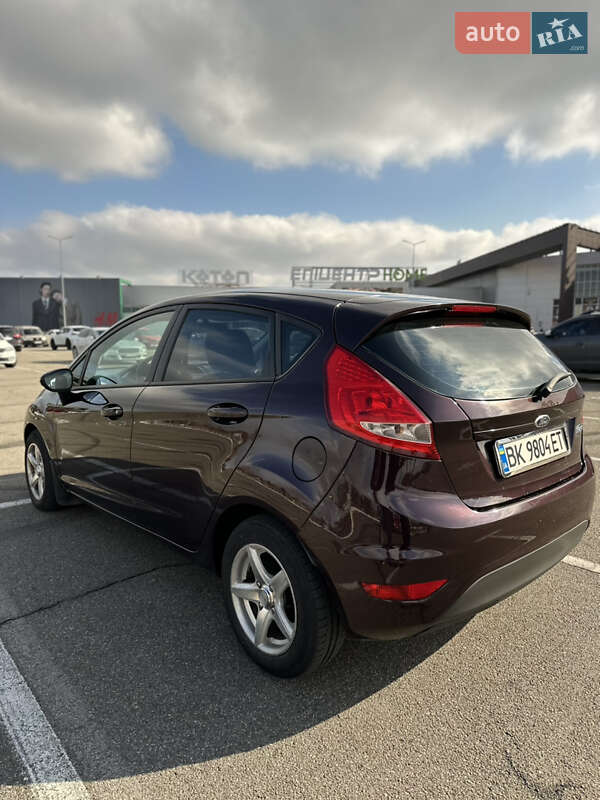 Хетчбек Ford Fiesta 2011 в Києві фото 8 Хетчбек Ford Fiesta 2011 в Києві