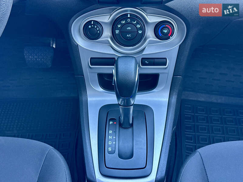 Хэтчбек Ford Fiesta 2018 в Киеве фото 36 Хэтчбек Ford Fiesta 2018 в Киеве