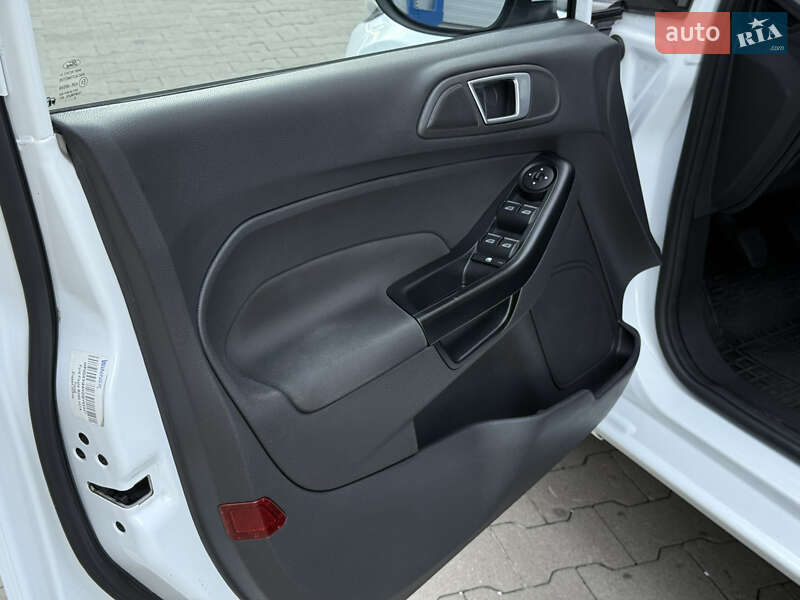 Хэтчбек Ford Fiesta 2016 в Львове фото 16 Хэтчбек Ford Fiesta 2016 в Львове