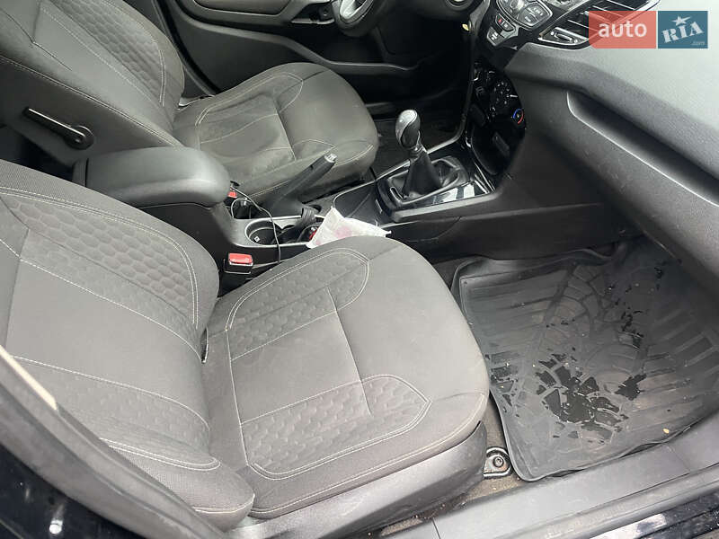 Хетчбек Ford Fiesta 2016 в Києві