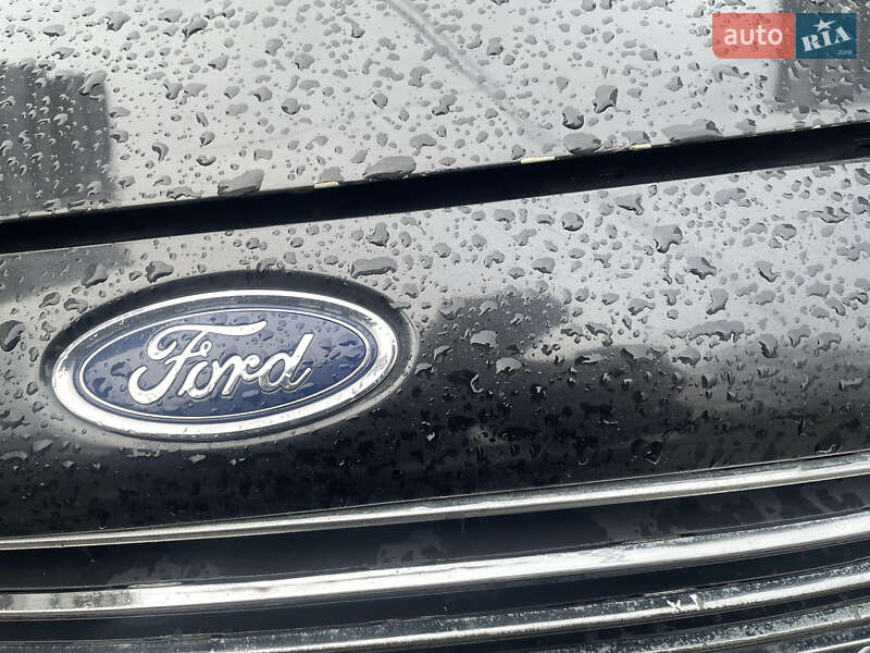 Хетчбек Ford Fiesta 2016 в Києві