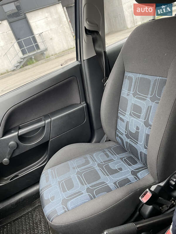 Хетчбек Ford Fiesta 2007 в Києві фото 7 Хетчбек Ford Fiesta 2007 в Києві